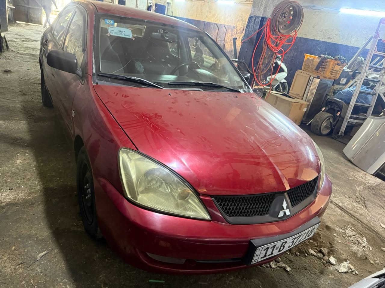 السلام عليكم لانسر للبيع مديل 2007 مصبوغه عام  شادله مكينه 2000جديده قبل شهرين شادهه السعر 68 ورقه 
هـ ***********
