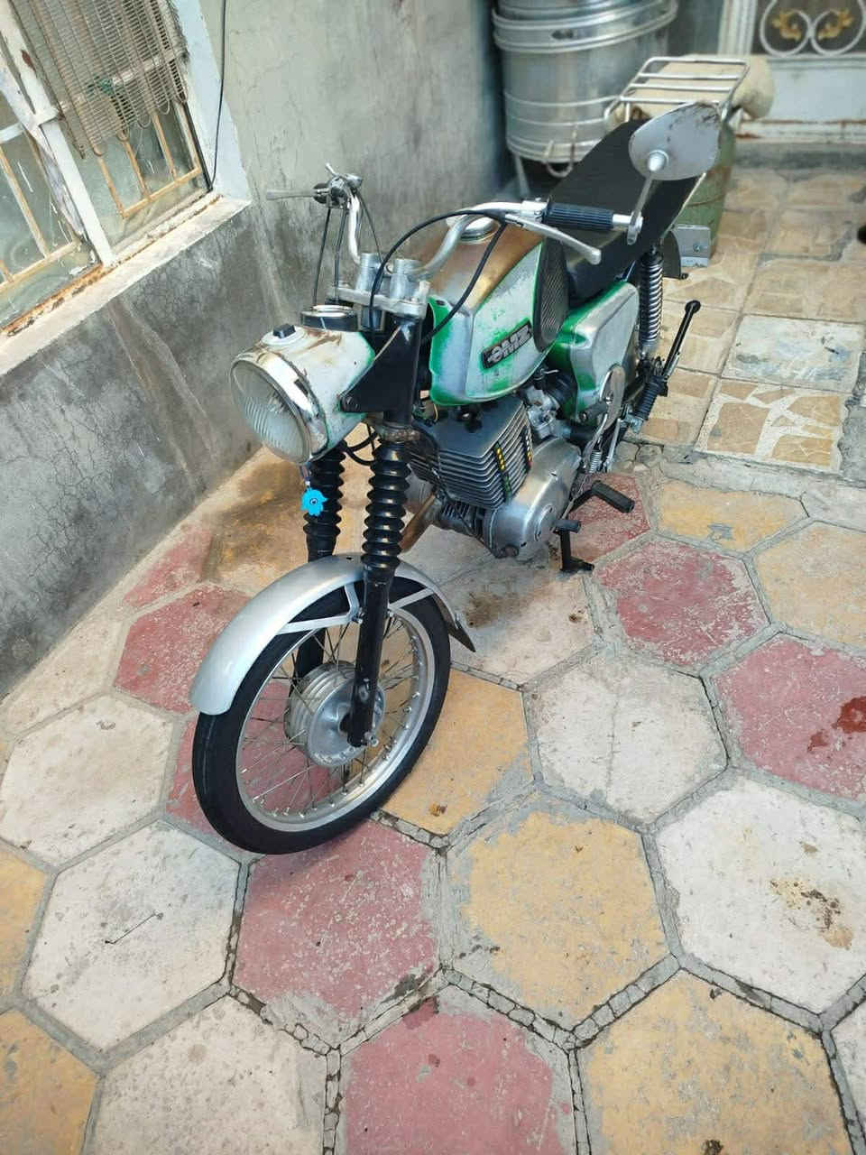 السلام عليكم من رخصه مدير الكروب مطور للبيع 81 مطور خير من الله تعمير جديد رقم وسنويه بدون راعي سايس ٢ مكان نجف***********
