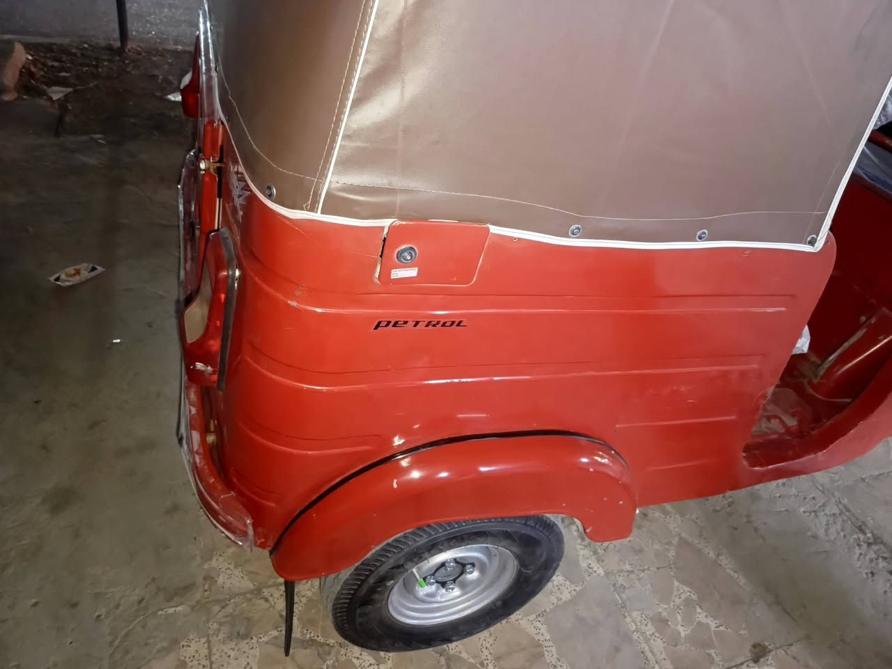 سلام عليكم للبيع 18 شهر  رقم وسنوية تحويل ثاني يوم تكتك جاهزة اي نقص مابيه شراي  يتصل *********** مكان بغداد مدينه الصدر
