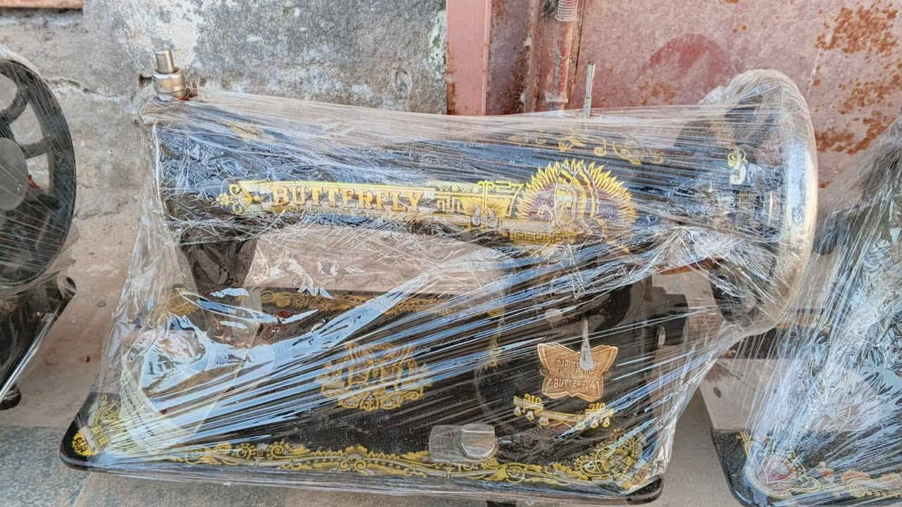 اقوى عرض بل عراق🔥🔥 مكائن خياطه جمله مفرد
مكينه سوده  35الف

مكينه برذر 90الف 

ميز ومكينه سوده ب60الف 

توصيل متوفر لكل لعراق توصلك لقطه مثل بصوره اي خلل بل مكينه تسترجع وتفحص امام المندوب تثبيت حجز 

***********
