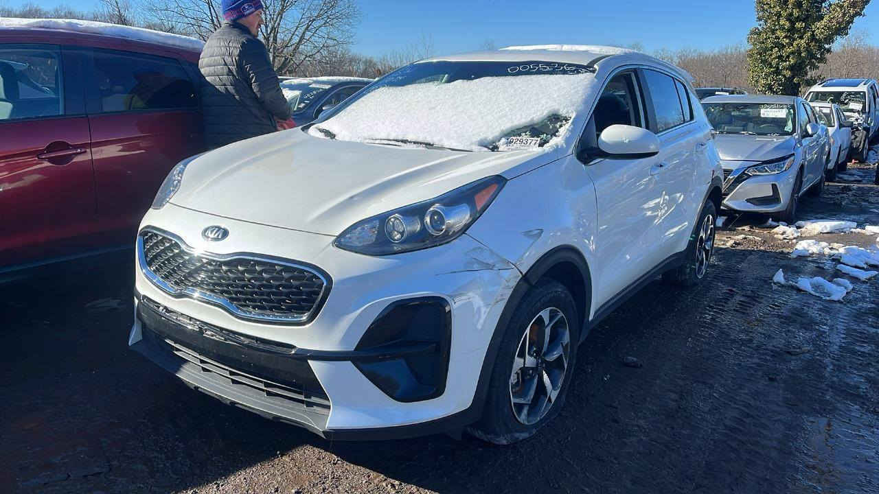 السلام عليكم بيع فقط اسبورتج موديل ٢٢ وارد أمريكي
 محركه ٢٤٠٠ السياره مكفوله من الصبغ حادثه موضح بلصور ماشيه ٧٠ الف مايل شاشة ورادار توقف ذاتي تحديد مسار 
رقمه اربيل تحويل ثاني يوم رقم الهاتف *********** العنوان بغداد
