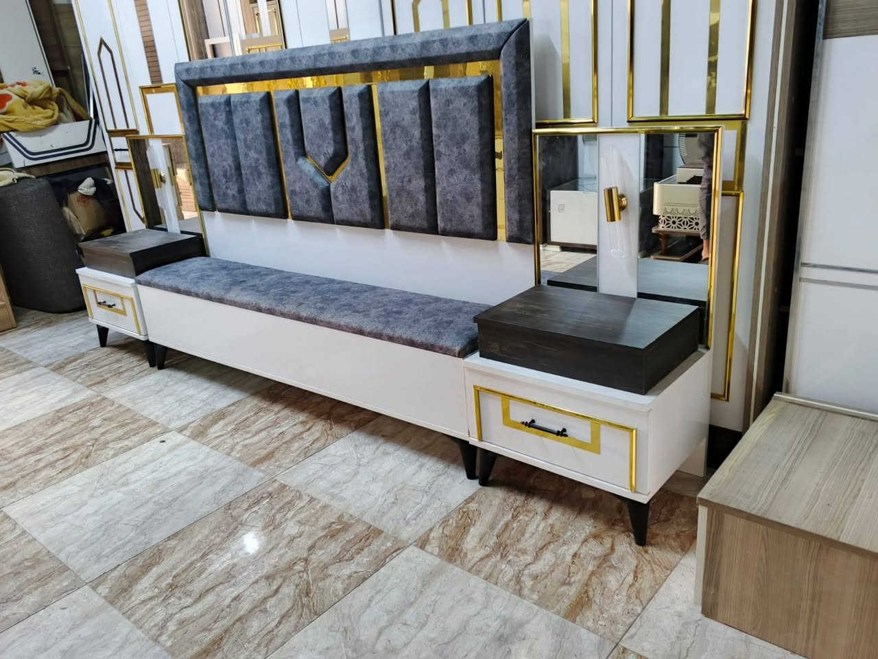 غرفة 8 ابواب 10 قطع
للاستفسار ***********
