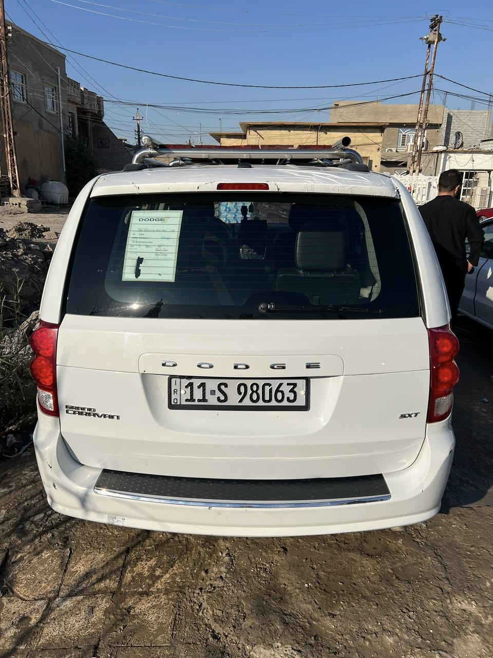 دوج كراند كرفان للبيع فقط
الرقم بغداد السيارة بأسمي تحويل ثاني يوم 

السيارة فول مواصفات SXT 
البيبان كهرباء +جنطة كهرباء + نظام ايكو 
المحرك 3600 
الحادث والسونار موضح بل صور 
العنوان : بغداد ابو غريب شارع الزيتون 
رقم الهاتف :*********** \ ***********
الموديل :2020 
السعر 190 وبيها مجال بسيط حك الجية
