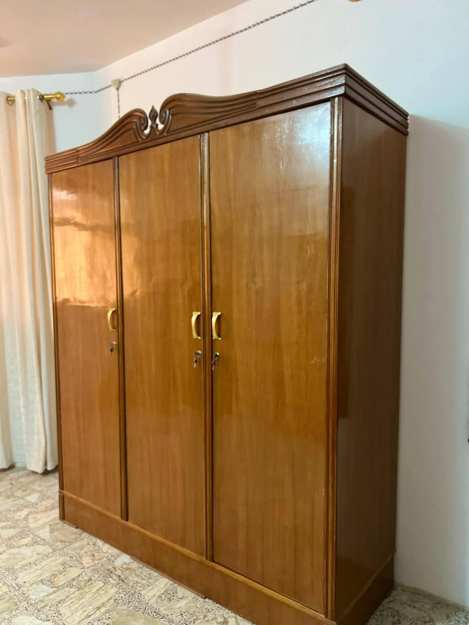 اللهم صل على محمد وال محمد حلة ثورة قرب جامع الحيدري للاستفسار ***********
