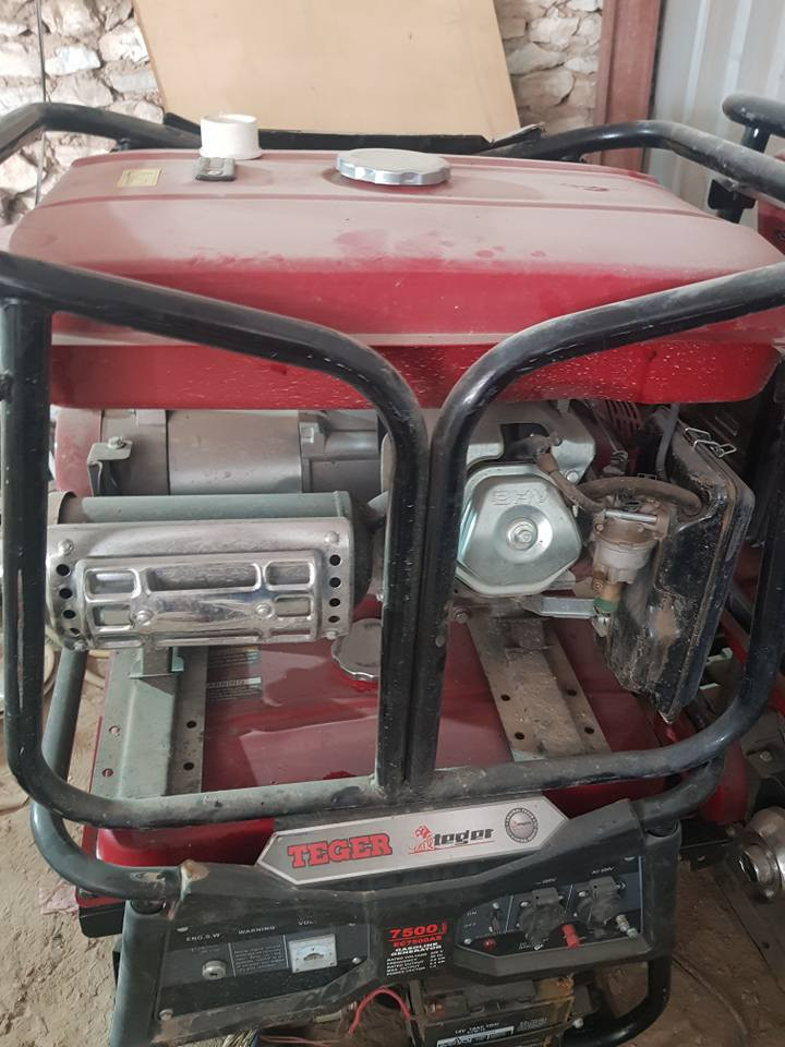 مولدات خمسة ونص كيفي ٣٠ انبير عدد ٦ للبيع جديد ممستخدم باله شركة السعر ٤٥٠ الوحدة للتوصل الرقم ***********٤
