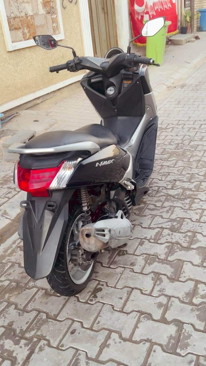 N MAX للبيع
دراجة خير من الله مابيها نقص غير بس الجامة الأمامية الباقي شوفت عينكم مواصفات مانع انزلاق يدات هيتر ومعروفة المواصفات مكينة 155 المكان بغداد الشعب الغرير 
السعر 11 ورقة وبيها مجال 
***********
