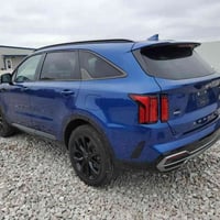 • السلام عليكم كيا سورنتو امريكي Sx  رقم وهزه جديده السياره ماشيه mi ٣...