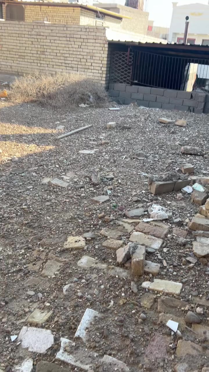 قطعت ارض البيع شارع الكفاح المساحه ١٤٥ التصال ***********
