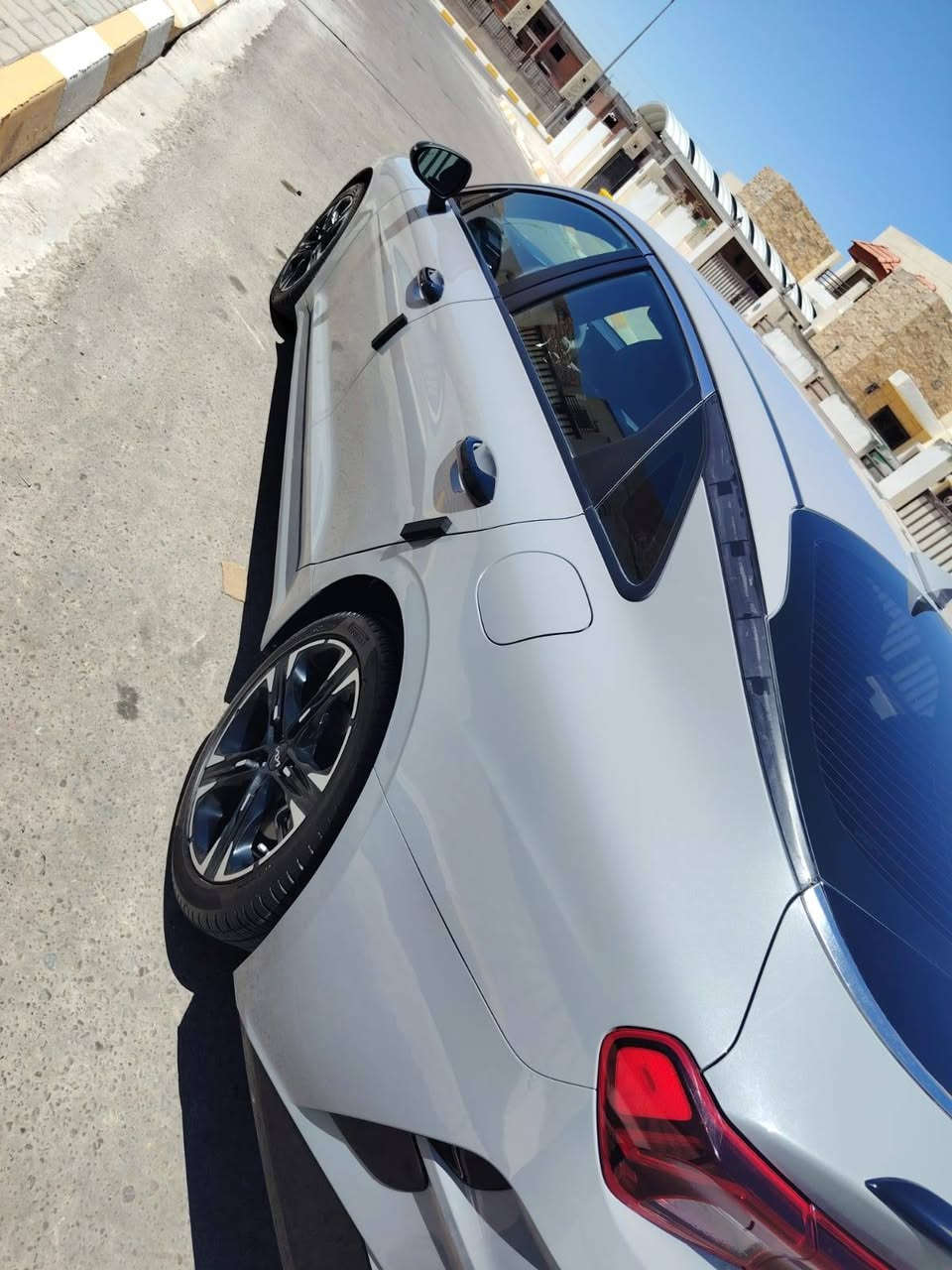 كيا k5 2024
وارد امريكي
رقم صلاح الدين الجديد
اللون سمنتي
مكينة 1600 GDI TURBO تيربو
حادث بنيد وجاملغ
***********
