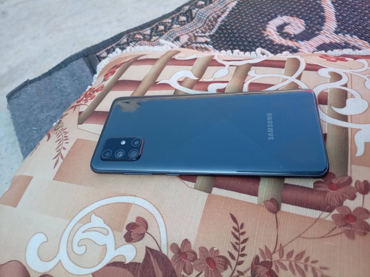 جهاز A71 فول نضافه سعره 120 غراضه كامله جهاز شرط اي خلل يرجع مامفتوح شاحنه اصليه وياا مكاني الجانب الايمن الاقتصاديين *********** موشراي لاتخابرني
