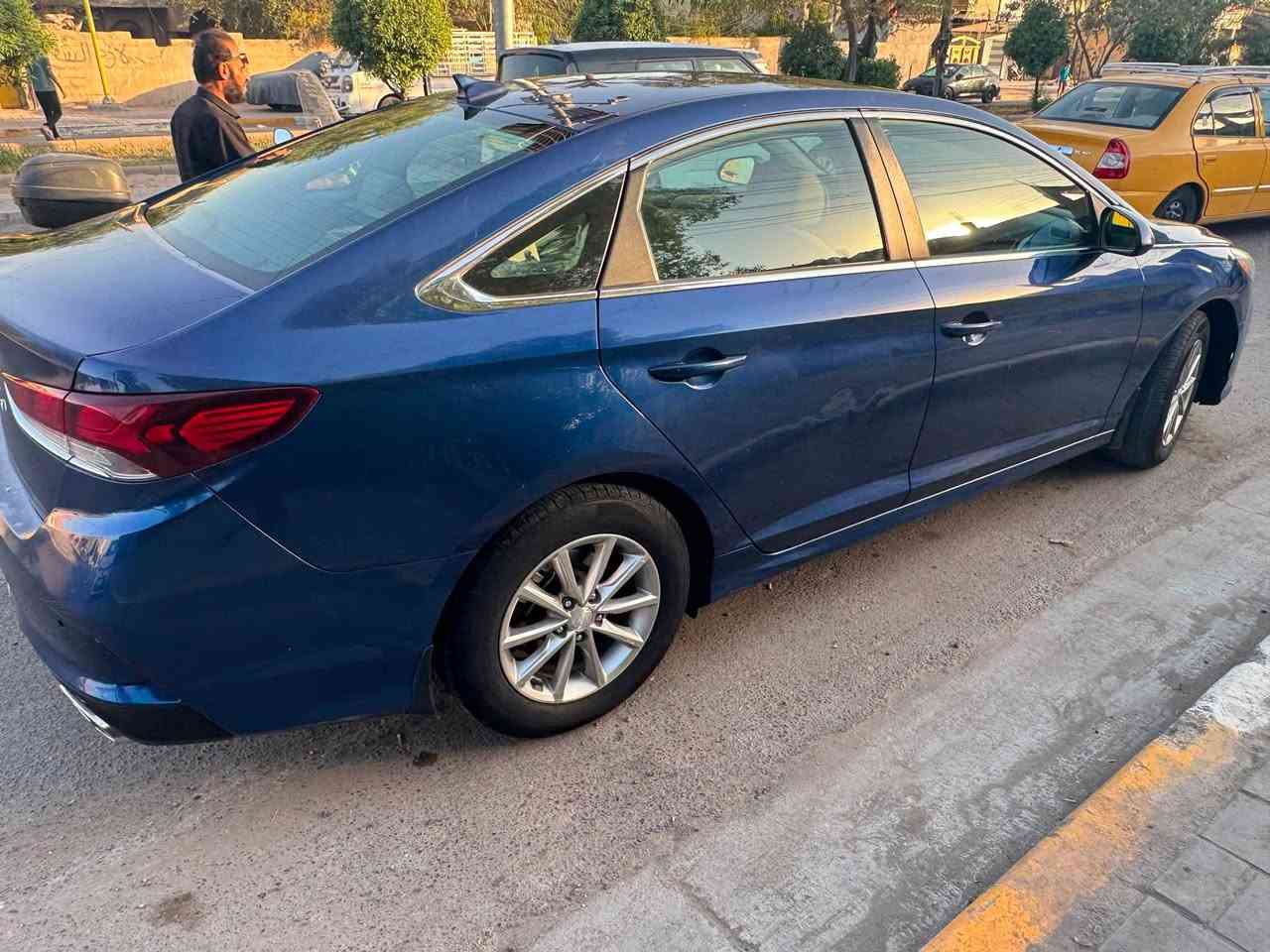 سوناتا 2019
وارد امريكي ماشية 77 ميل 
محرك 2400 Gdi 
ايرباك سليمات - بچم كبس 
حادثها بالصندوق ما واصل للحوض 
بيها بارد شبر بالباب السايق وباب الخلفي
منظومة التبريد ياباني حالة جيد جدا 
حدادية الصدر ممتازة
تخم تايرات 
كامرة خلفية
نظام كار بلي CarPlay
للاتصال : ***********
*السعر  122*
*مكاني بغداد*
