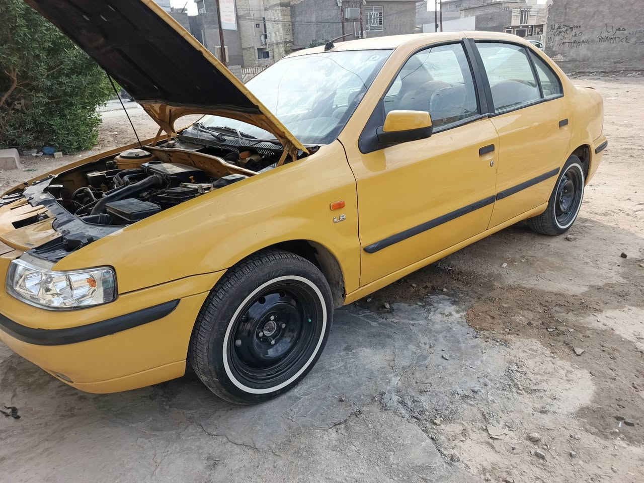 سلام عليكم للبيع موديل ٢٠١١ باسمي رقم نكليزي 
بيه خيط بخار السعر ٢٦ للاستفسار ***********
