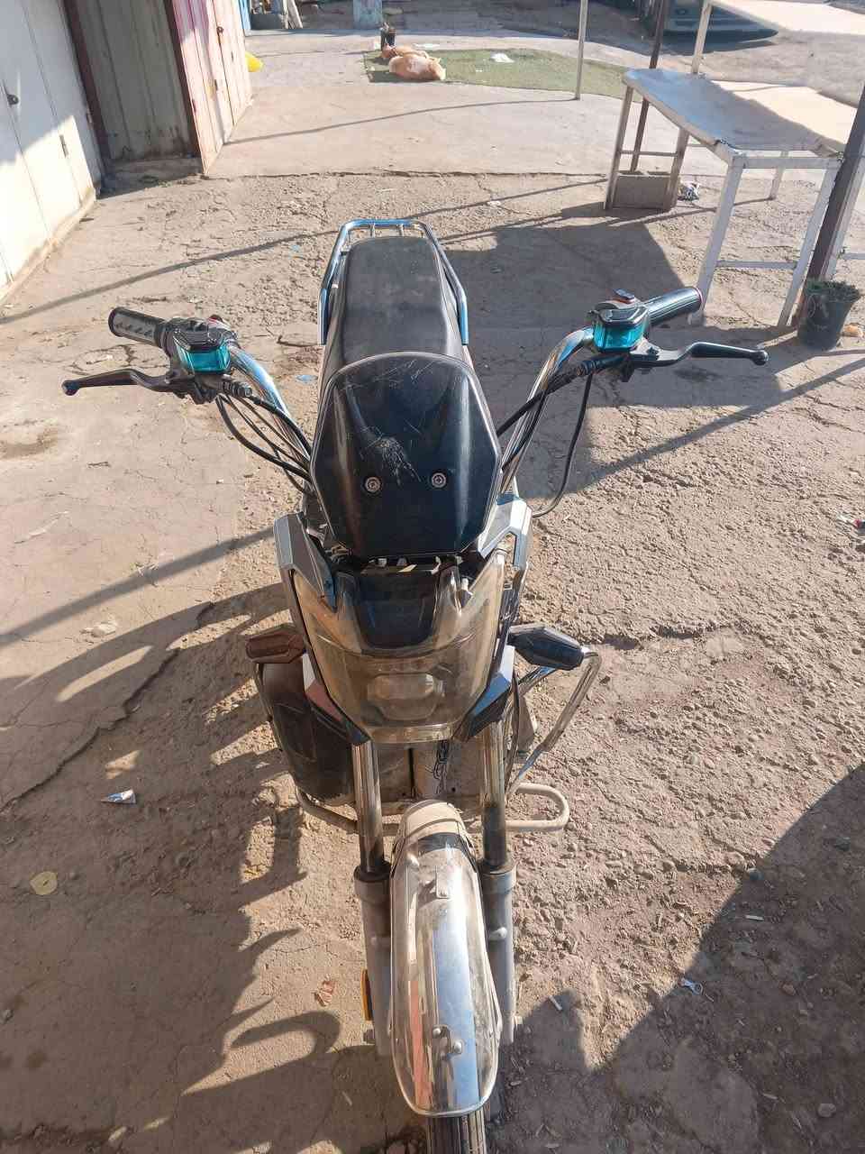 السلام عليكم هارلي شحن للبيع كلهة شغال بس بريك خلفي عاطل سويج وبصمة السعر 250 وبي مجال  التفاصيل اكثر خاص اواتصال ***********
