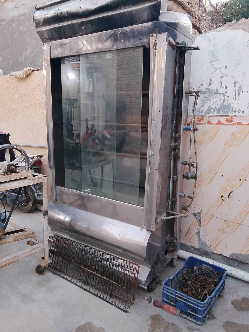 وياهه طباگات وجامات كامله
موطور يشتغل بيه 
السعر قفل 260
الرقم هاتف 
***********
