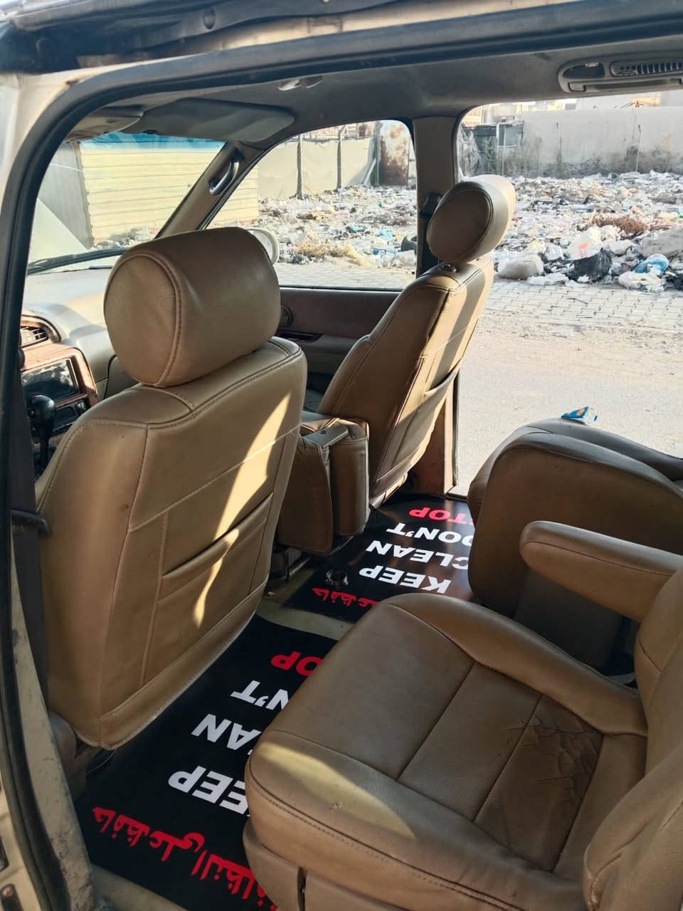 سياره للبيع
موديل ٩٩ محدثه ٢٠٠٥
محرك ٣٠٠٠
كير ومحرك كفاله 
رقم جديد نكليزي تحويل ثاني يوم
بيها بس جاملغ يسره مبدل  وتبريد بس غاز
سعر ٦٠ وبيها مجال  متواجد ع فيس 
***********
