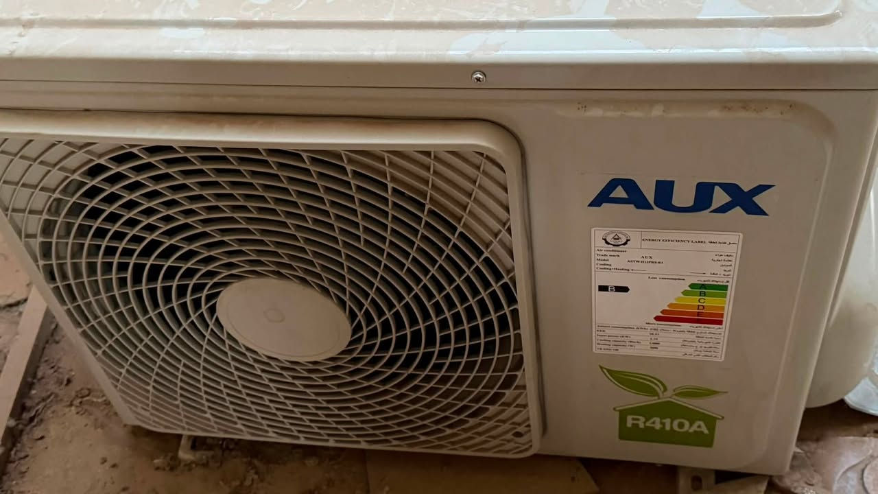 سبلت توسوت للبيع واحد طن جديد غير مستعمل سعره ٣٥٠ وبيه مجال بصيط مكانه محافظة النجف الاشرف قضاء لكوفة ***********
