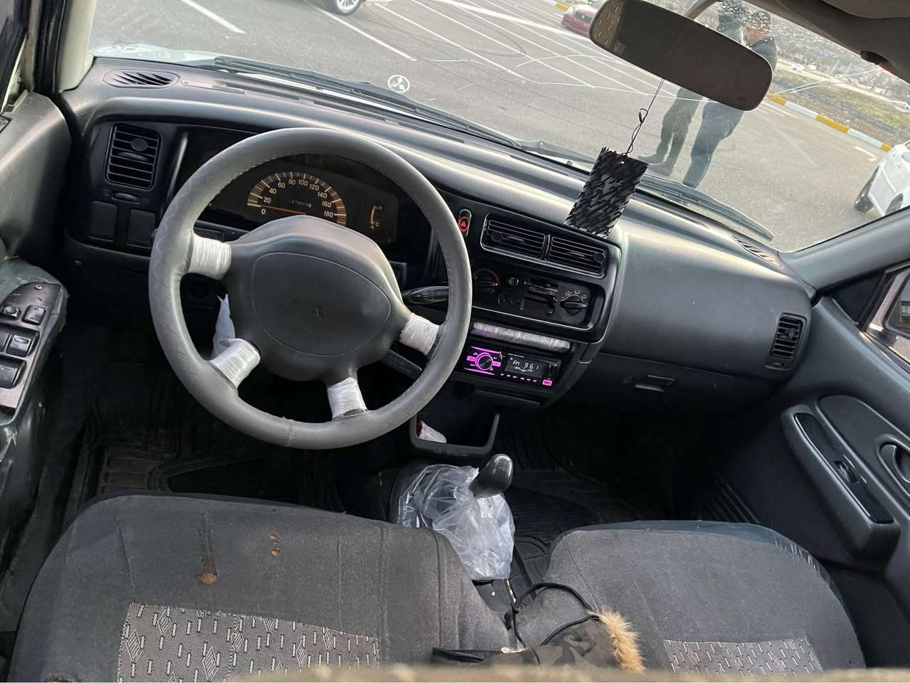 مسته‌ربۆشی 
٢٠٠٤
به‌خ 
جام كاره‌بای 
علوج 
سێ پارچه‌ بۆیاغ
پێشی كه‌پس 
سه‌یاره‌كه‌ توندوتۆلی 
گێرومه‌كینه‌
تایه‌ 
هه‌مووگیانی به‌شه‌رت 
شوێن  رانیه‌
٤٩$
*********** رانية, السليمانية
