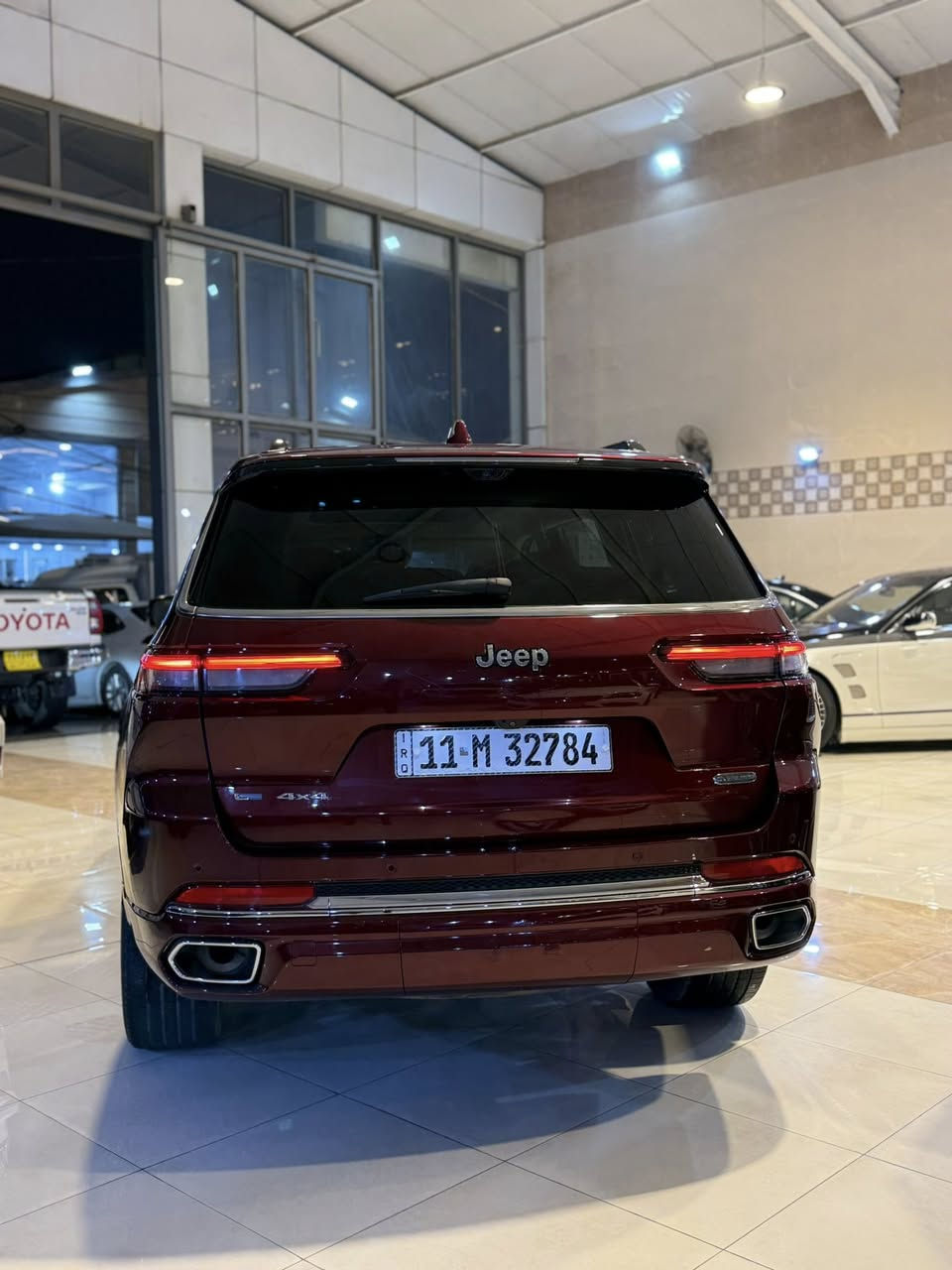 جيب اوفر لاند 2022 أمريكي حادث جاملق وبنيد 
عداد المسافة 46 الف
* قيادة ذاتية عند المنعطفات. 
* رادار امامي مع مانع تصادم . 
* نظام الرؤية الليلية. 
* تحذير الخروج عن المسار . 
* مستشعر نوم السائق مع نظام التوقف الآلي 
* تحذير النقطة عمياء 
* نظام تقليل الضجيج داخل المقصورة. 
* إنارة محيطية. 
* شاحن موبايل وايرلس. 
* تعديل وضعيات مقود السائق كهربائيا. 
* مرايا تعتيم ذاتي. 
* المرايا الجانبية قابلة للطي كهربائيا. 
* نظام الصوت من ماكنتوش مع 19 سماعة. 
* ويل قياس 20 انج .
* سقف بانوراما .  
* شاشه كبيرة 10.1 انج . 
* نظام الخرائط (GPS) .
* عرض خرائط الطريق على لوحة القيادة.
* كاميرا محيطية 360 درجة . 
* كاميرا للمرأة الداخلية. 
* المصابيح الأمامية زنون .
* بصمة على 5 ابواب للدخول الذكي. 
* اضافات من الخشب الطبيعي للمقصورة الداخلية. 
* ذاكرة لحفظ وضعيات الجلوس للسائق. 
* ذاكرة لحفظ وضعيات الجلوس للراكب.
* مساج للمقاعد الامامية السائق والراكب. 
* المقاعد الأمامية كهربائية .
* المقاعد الأمامية تبريد وتدفئة .
* المقاعد الخلفية تدفئة .
* ستائر للشبابيك الخلفية. 
* انارة داخلية LED متعددة الالوان . 
* حساسات خلفية . 
* 7 راكب .
* مكيف خلفي مع وحدة تحكم منفصلة . 
* تدفئة ستيرن . 
* مانع تصادم خلفي 
* محدد سرعة . 
* نظام التشغيل والاطفاء الاوتوماتيكي .
* نظام بريك أوتوماتيك 
* ⁠• كشنات منفصله Vib 
* ⁠كامره حراريه 
* ⁠كامرات داخل الغرفه 
* ⁠صندوق كهرباء ⚡️ 
* ⁠سماعات mclntosh  🔊 

* ⁠
* ⁠السعر ٣٣٠ $ 

للاستفسار 

***********

***********
