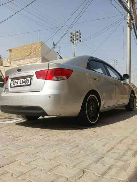 كيه سيراتو 2012السياره جاهزه بيه 3قطع صبغ بدون دواخل ولا معجون بس صبغ سبب جراد رقم كربلاء بسمي السياره تخم تاير حداديه تبريد تدفئه جاهزه محرك 1600جيد جدا كير جيد جدا السعر 103وبيه مجال هذا رقمي ***********
