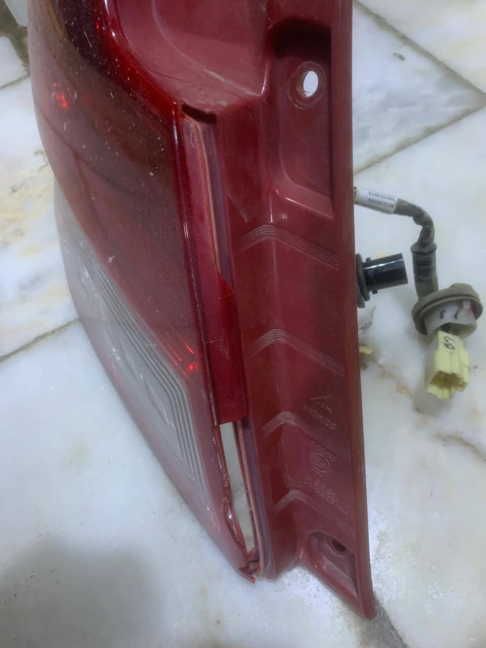 بگ لايت جهة اليسرا سوزوكي دزاير 2018 اصلي مال تفصيخ بي فطر كلش صغير بالصفح مثل ماموجود بالصوره الجديد سعره 150الف الي يفيده سعره75هوا وتوصيل 
***********
