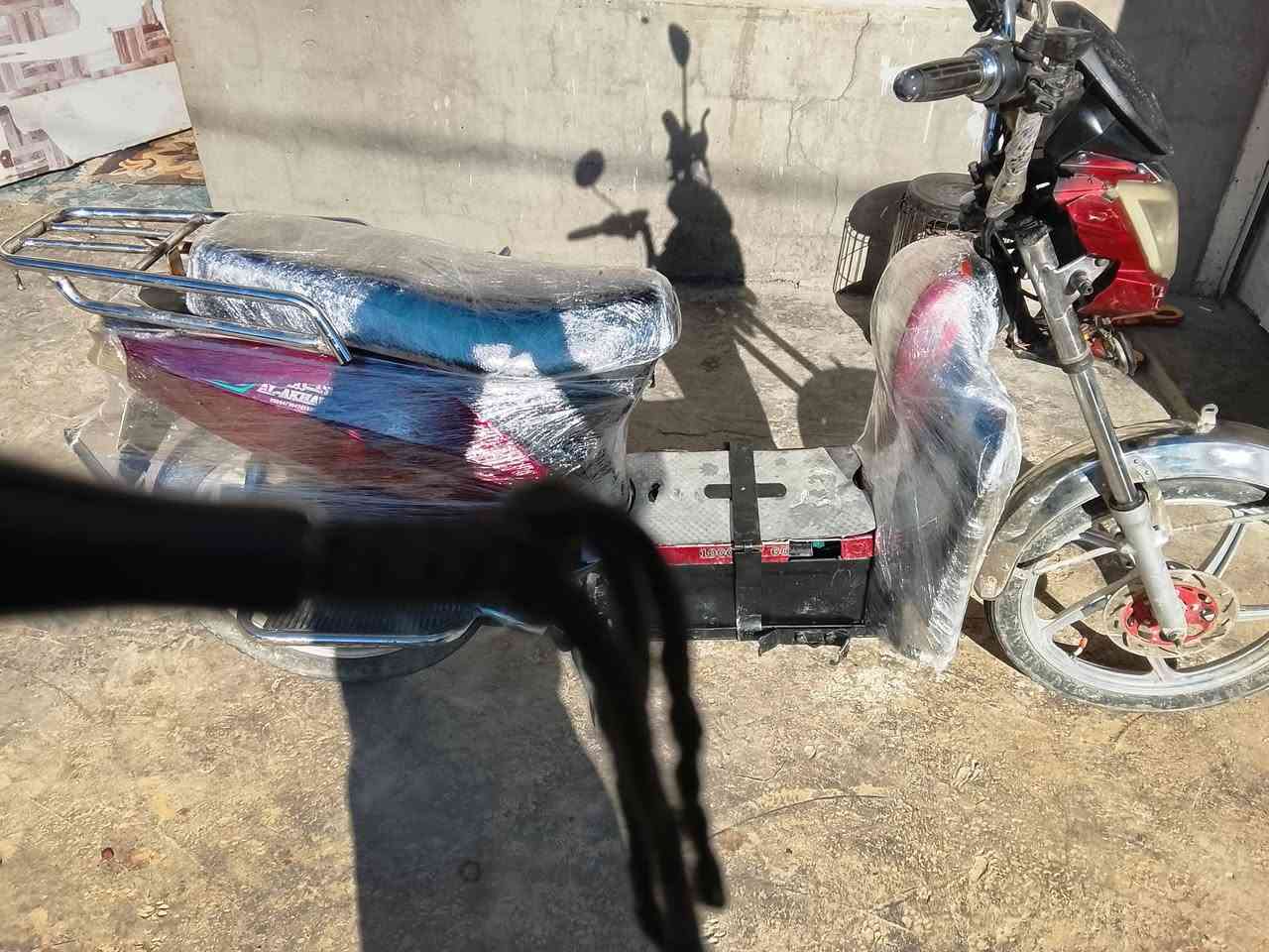 موطور شحن للبيع
نوع

هارلي

 ✅بطاريات عل فحص✅

⭕لايت عالي ناصي 

⭕ شاشه الكترونيه 

⭕نظام ®️ الرجوع الى الخلف

⭕ نظام 4 سرع 1234 

⭕ بريك امامي، خلفي 

⭕ اشاير يمين، يسار

⭕تشغيل عن بعد 

⭕ جهاز انذار سرقه

⭕ شاحنه الشركه الاصليه 

⭕ كلشي شغال كهربائيات 

الموطور نظيف مثل ما موضح بالصور 

(( السعر250( بي مجال)رقمي مكاني فلوجه شهداء

***********
