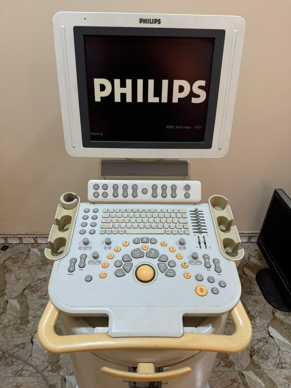 السلام عليكم
سونار فلبس للبيع 

Ultrasound Philips HD11  full option with 3 probes

The device under warranty 6 months

Rev 2. 0.3 

Cardiac probe optional only for echo users 

S4-2 cartridge style probe


**إذا كنت صاحب هذا الإعلان وتريد حذفه لأي سبب، رجاءا أرسل رسالة إلى الدعم الفني**