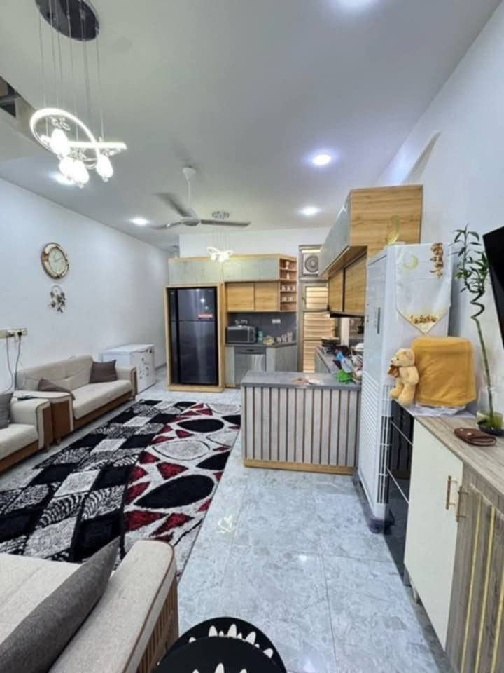 #بيت_للبيع
في #الديوانية #حي_الجامعه
يتكون من 3 غرف نوم ومطبخ مفتوح ع الصاله  واستقبال
مساحته 100 م للاستفسار الاتصال على الارقام التالية *********** أو ***********
او مراجعة مـكـتب احـمـد الموسوي للعقار الديوانية حي الجامعة الشارع الرئيسي بداية شارع 15
#مشروع  #بغداد
#مشاريع   #الديوانيه
#مجمع    #النجف
#طبي      #كربلاء
#عيادات   #بابل
#صيدلية   #الحله
#مطعم   #رمضان
#كوفي
#ترفيه
#گازينو
#مذخر
#تجميل
#مركز
#منزلية
#مطعم
#حيوي
#شركات
#مكاتب
#مقاولات
