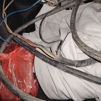 كيبل كهرباء رئيسي • ٨م • نظيف ١٠٠٪