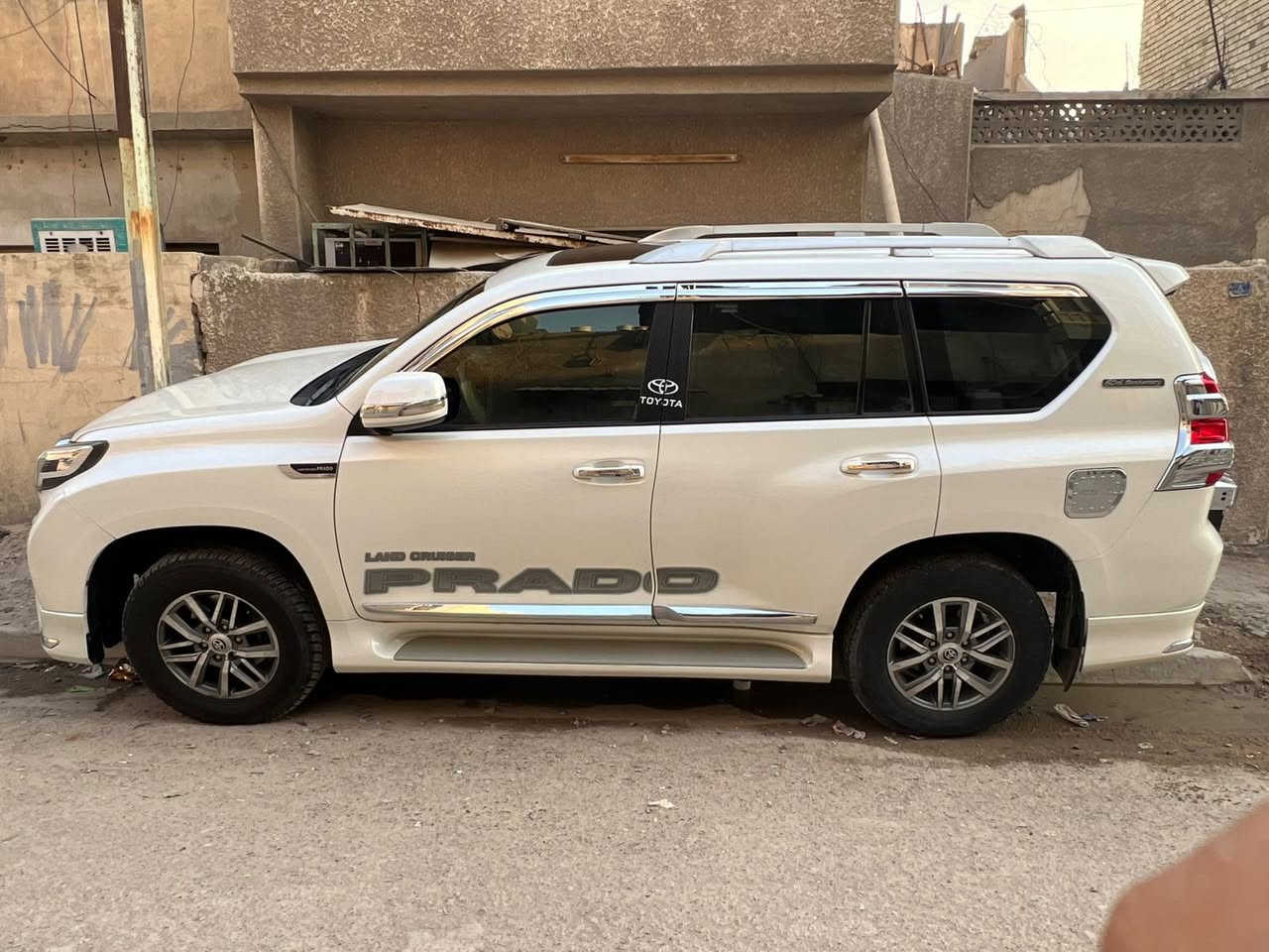 سلام عليكم برادو 2016  رقم  سليمانيه بسمي  شركه ساز  ماشيه 89 فول تشغيل عن بعد  فتحه تبريد 3 قطع ثلاجه تجوه زراكات  لايت مرايات شفط  كشنات كهربيات المامي   تيرات ياباني  باتري جديد سيارة جديدة مال بيت ستخدام قليل جدا  بيها بارد فقط بل جملغ خلفي مشر بل صورةمابين وطخه بل سبير  فقط  مكان بغداد جديدة سعر 350 بيها مجال  شي بصيط  فدو اقرة منشور قبل لاتخابر***********
