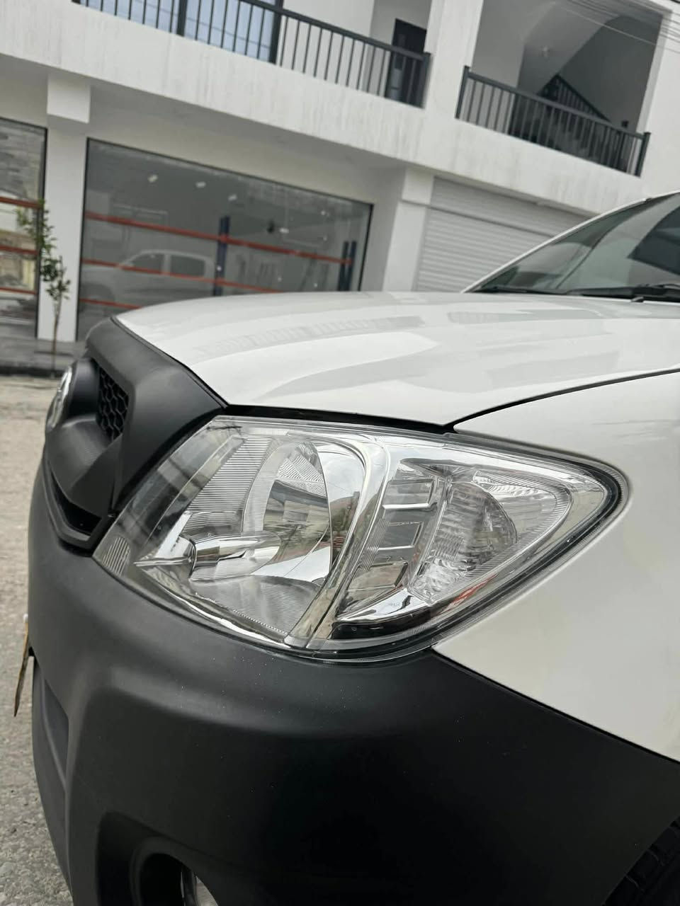 مةرزية مؤديل ٢٠٠٨ كامل پارچة رةشة پئشي قرچئكي هةية سةقفوو شاني بؤياغي نية رةقةم دةهؤكة سةنةوي لة٢٠١٤وةبةسةرچوة ٢وةرةقةي غرامةلةسةرة شةرتي تةعويل چوارتايةي تازة مةكينةي بةس قةپاغي كراوةتةوة گئروومةكينةو ئةكسلي بةشةرت سعري ١١٥مةعامةلةيةكي برايةنة ***********
