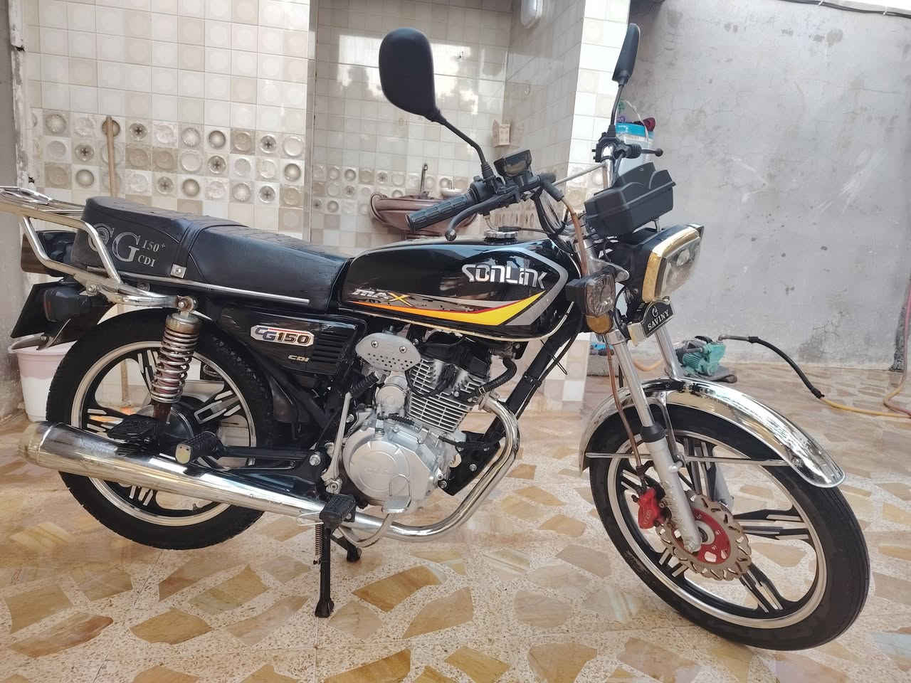 سيفان سونك وضع شركه موديل 24
 #تراي وين من تريد السعر 700 وبي مجال شي قليل 
تواصل 
***********
الموشراي لايخابر
