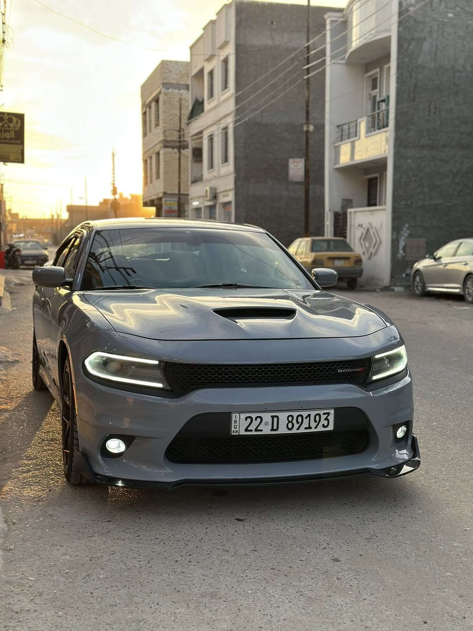 جارجر 2021 GT  
لون سموك وليس سمنتي مميز جداً وقليل موجود منة
الموديل :2021  
العداد : 97 كيلو
المحرك : V6.  3.6L 
 حادثها بابتين باب مبدل نفس الون وباب مصبوغ بدون دواخل نهائياً
لغد شاصي كير مكينة كفالة
بدون ايرباك 
المواصفات :
* نسخة GT
موصفات السياره شفتات ستيرن 
تحكمات ستيرن 
* كشنات حضن جلد لون احمر 
* مصابيح أمامية زنون . 
* كشافات الضباب زنون . 
* المصابيح الأمامية مع LED . 
* حساسات . 
* شاشه كبيرة مع نظام ملاحة نفكيشن GPS .
* الشاشة مع اوپشنات . 
* سستم صوت الپاين .
* ويل قياس 20 انج . 
* تشغيل عن بعد . 
* محدد سرعة . 
* تلفون بلوتوث . 
* كاميرا خلفية .
* مرايا متحسسة للاضاءة العالية .
* . 
* دخول ذكي (بصمة) .

مكانها:بغداد الدوره 
السعر:240 وبيها مجال
للاستفسار: ***********
