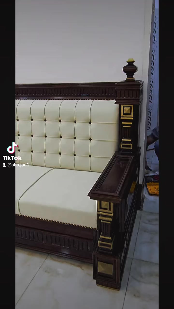 طلب احد الزبائن 👈 طراز حديث وانيقه  من الخشب الصاج والقماش التركي 🇹🇷 والاسفنج العراقي الضغط عالي مع  كلظمان ٦ سنوات حقيقي 😉🫡 والله ولي التوفيق 
يتوفر العمل ب نظام القسط بدون مقدمه عن طريق الماستر كارت 
الاتصال على الأرقام 
***********
***********
ابو جود 🫡😘
