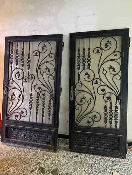 ابواب حديد عدد 2 للبيع 
1 قياس 120*240
2 قياس 110*240
مع الجراجيب كامله
بغداد/ الكرخ -الشرطة الخامسة 
السعر الواحد 140 الف
***********
