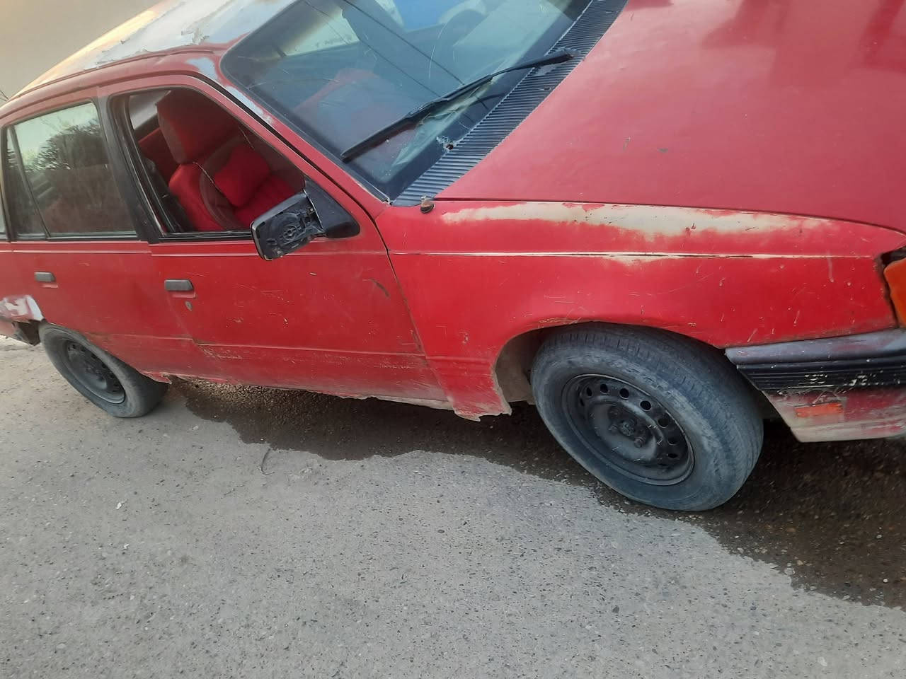 للبيع
فحص صلاح الدين  صاحبها موجود بسامره 
ليها نقوصات بسيطه قفل جنطه  قفل باب سايق 
سبرنك بريك صلنصه مكسورة هيج يعني شغلات بسيطه 
سعرها ١٢٥٠٠٠٠ مليون وربع قفل 
***********
