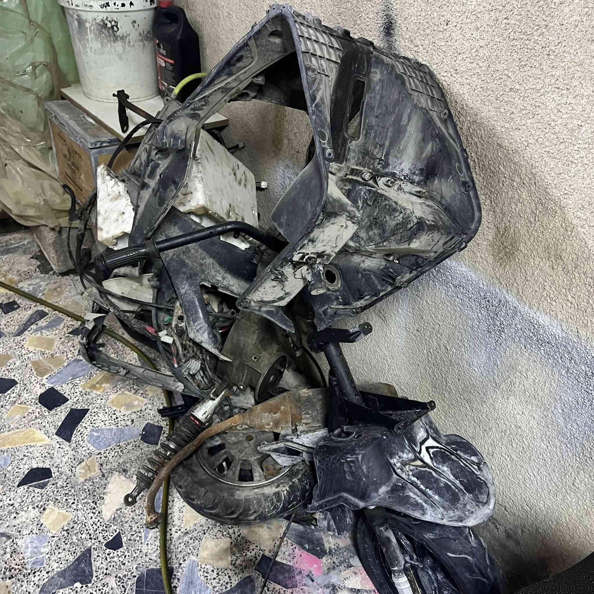 سلام عليكم شباب شاصي ماكس
البيع كامل دبلات تايرات ويلات سكان تانكي  حاضن ضفيره كامل ناقصه مكينه بَي مكينه بَسہ غراضها مطشره سعره 200 بَي مجال عنوان بصرة ابي الخصيب رقم هاتف (***********)
