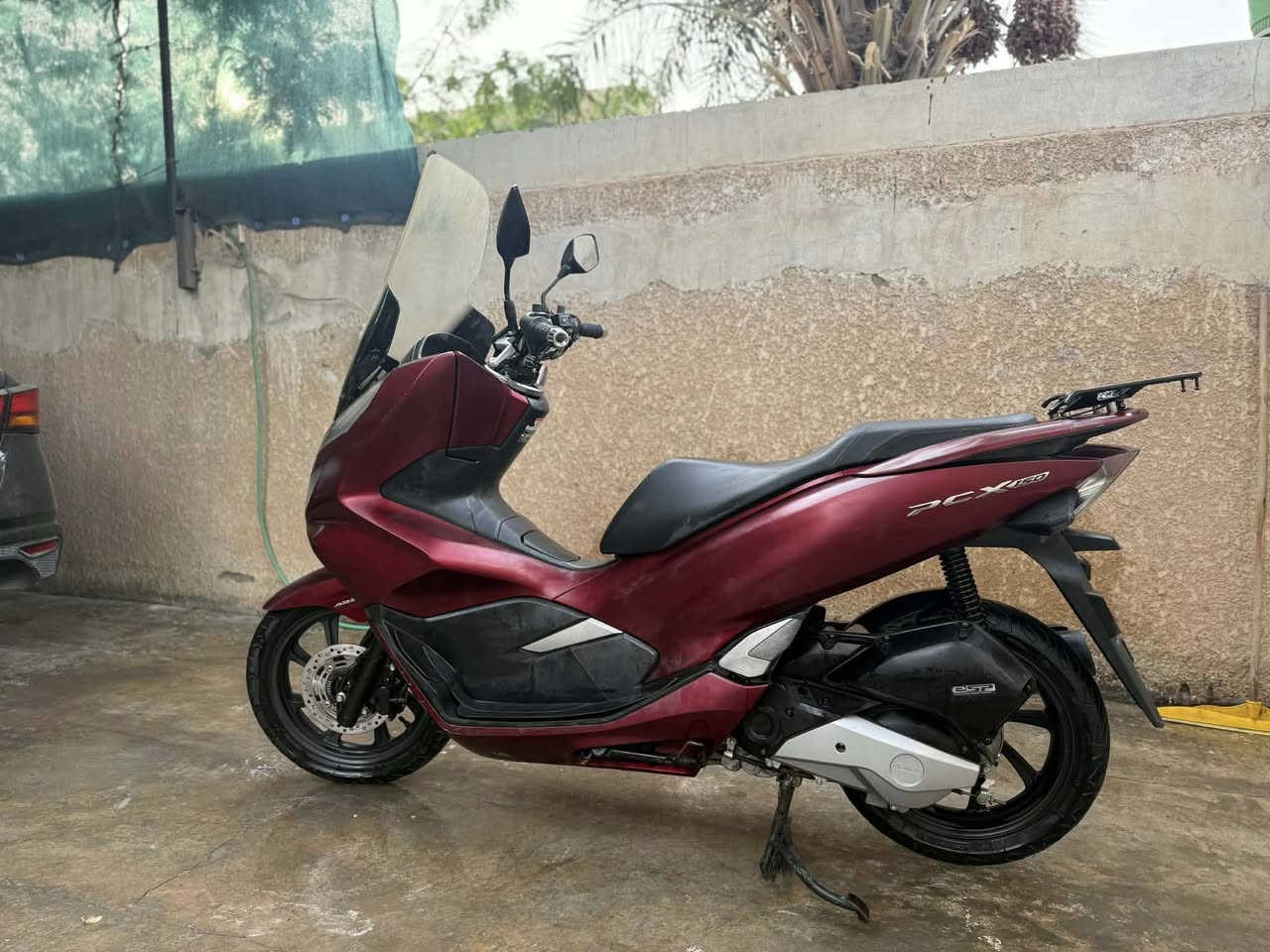 Pcx
السلام عليكم Pcx ياباني جيل ثالث مكينه بلاديه برغي ما مفتوح بيه كلهة على وضع الشركة (شرط جيب فيتر وتعال افحص اذا بيه برغي واحد مفتوح تاخذها بلاش بيه شعله شك الكاع …….. برغي واحد مابيه نقص)
 بصمه
حساس ستاند
تدفئة يدات
ماشيه 30الف 
مكاني بعقوبة
***********
