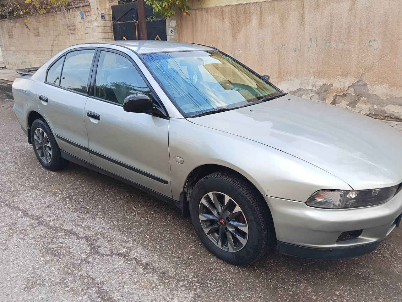 متسوبيشي گلنت موديل 2000
🔴  رقم نينوى هزة وسنوية جديدة ب اسمي . 

 🔴 محرك  4 سلندر . وكير وطخم شرط 

🔴 طخم تاير جديد + طخم ويل  جديد

🔴 4 جامات كهرب .+ شاشة وسماعات جديد . 

🔴 سنتر لوك 4 ابواب قفل مركزي + بصمتين 

🔴 مصبوغة عام جمالية شرط بدون حادث ولا بارد .

   🔴🔴   تحويل فقط . 🔴🔴

السعر 40 ورقة. 

للتواصل *********** ... *********** 

🔴 موصل حي الحدباء قبل سايدين الصورة
