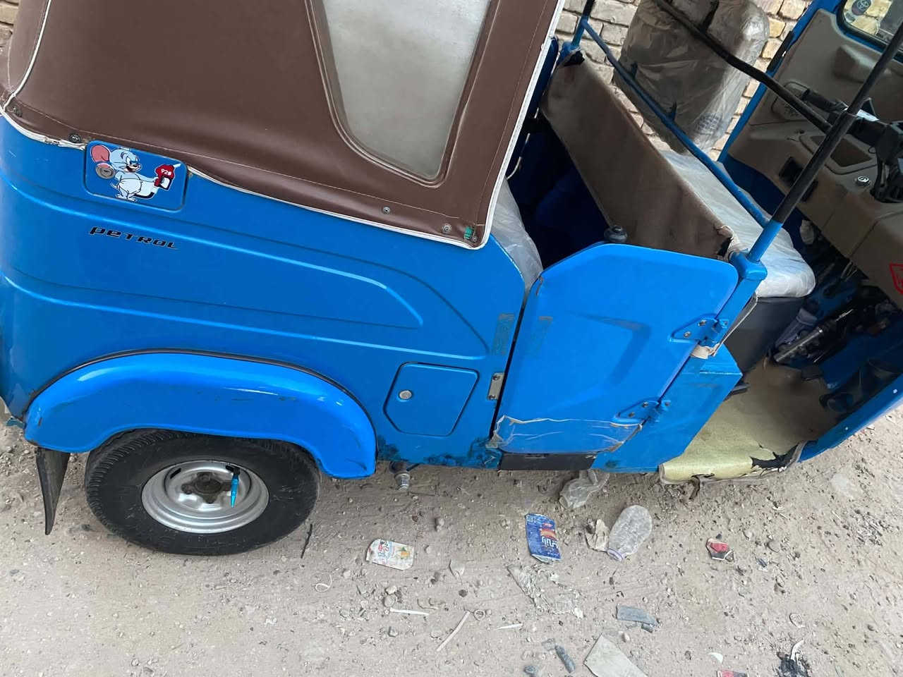 سلام عليكم تكتك للبيع تكتك تخبل ترايك زيرو وين متريد مكينه تخبل مامفتوحه تكتك موديل ٢١ مسجله ٢٢ سنويه لوحه نكليزي بيه بعض ملاحضات خابر وافهمك سعر ٨ اخوان خابر عل رقم مامتواجد فيس بيه واتساب ***********

