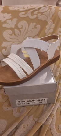 حذاء • مريح • مقاسات ٣٩-٤١