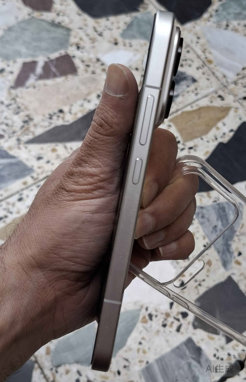 ((للبيع او للمراوس))
شاومي 17 برو ماكس Xiaomi 17 Pro Max 
رام 16 ذاكره 512 لون ابيض.
#ملاحظة , نسخة صيني بس اعربه ببرنامج يتعرب كله تبقى بس الاعدادات انكليزي يعني لليريده تقريبا احوله عالمي بنسبة 80% من غير كتابات صينيه او برامج صينيه اضافة الى كل گوگل وخدماتها...
الجهاز بحاله ممتازه100% نظافته، مابي اي شخوط او ضربات صارله اقل الشهرين مستخدم..
غراضه الأصلية كامله كارتونه وشاحنه 100واط وگفرين وباقي الاشياء موضحه بالصور
مكاني بغداد وماعندي توصيل
السعر مليون و350 الف وبي مجال بغداد, العراق


**إذا كنت صاحب هذا الإعلان وتريد حذفه لأي سبب، رجاءا أرسل رسالة إلى الدعم الفني**