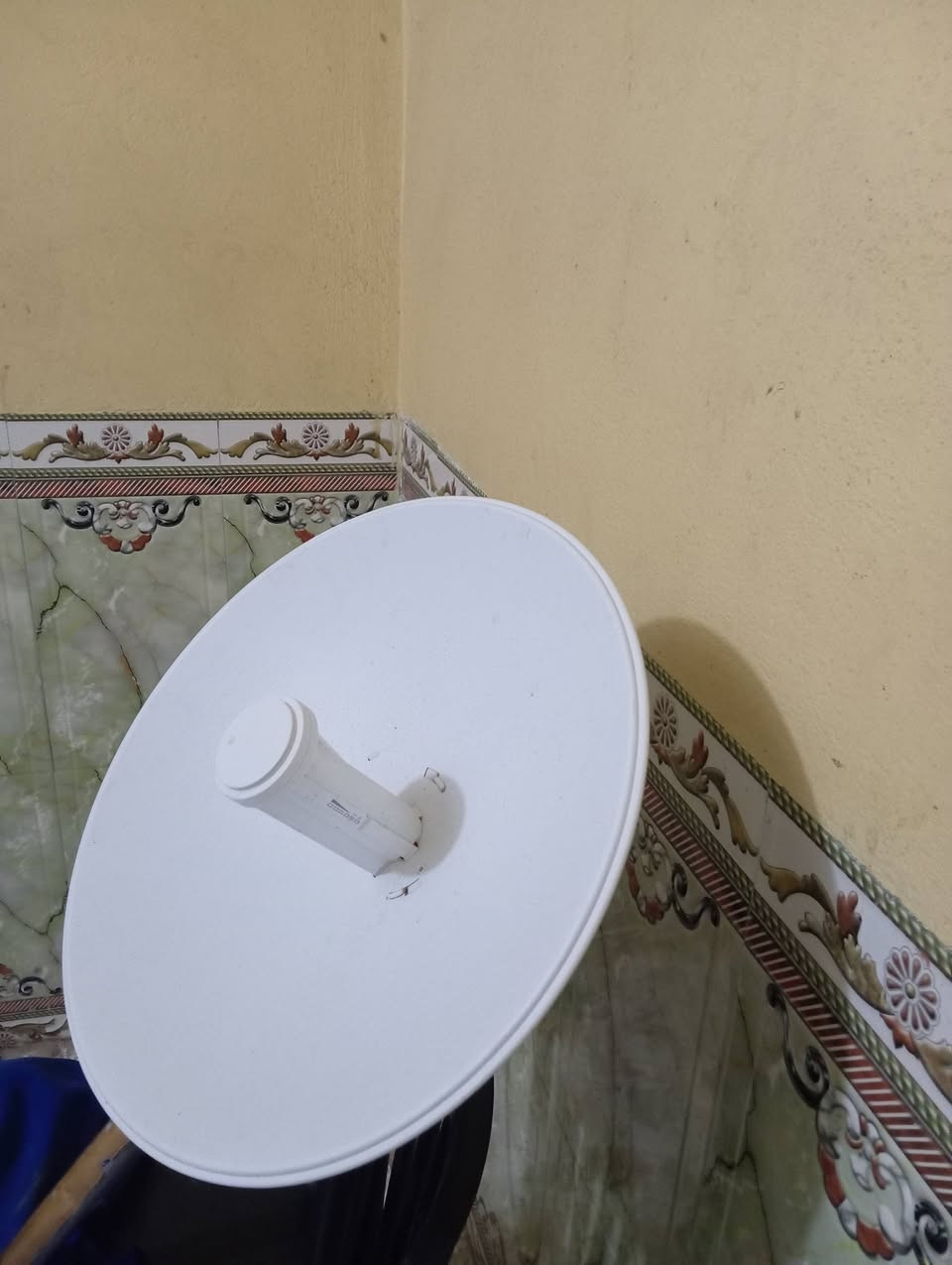 راوتر ونانو وايره كامل  مستخدم شهر للبيع
الشراي يراسل واتساب او ماسنجر
السعر 140وبيه مجال قليل مكاني الكحلاء 
***********
