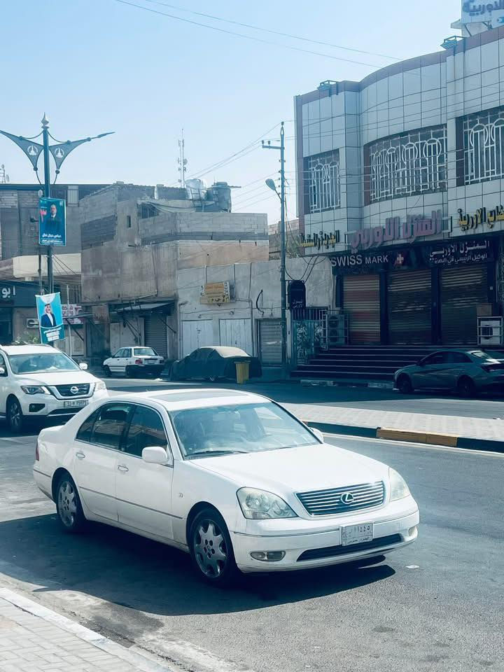 لكزس LS430 2002
للبيع او اذا اكو مراوس افضل 
السياره كفاله عامه من الضربع والصبغ والكصه
السياره نص الترا
ويل كروم
كير مكينه كفاله
رقم بصره راعيها بالبصره تحويل ثاني يوم
سنويه نهاية السنه بشهر 12
مكاني البصره القبله 
السعر :130
رقمي :***********
