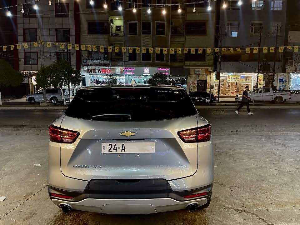 بلايزر
موديل 2023 
محرك 4سلندر 
السياره ماشيه 43000 مايل 
رقم دهوك 
بوند صبغ بدون ارباك بدون دواخل بدون نقص 
مكان دهوك 
السعر 235$  
***********
