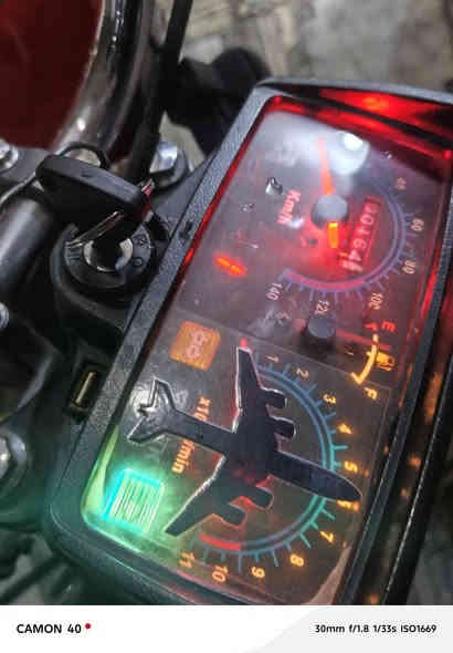 السلام وعليكم دراجه ايرانيه خمسه كير دراجه مديل 2019اوراقها ضايعها اتكفل سرقه ضفيره جديده ملف جديد عقل جديد ماكو شي بيها اذا مو جديد بس بيها خير تبخير قليل كلش السعر 350او بيها مجال مكاني بغداد حي اور ***********
