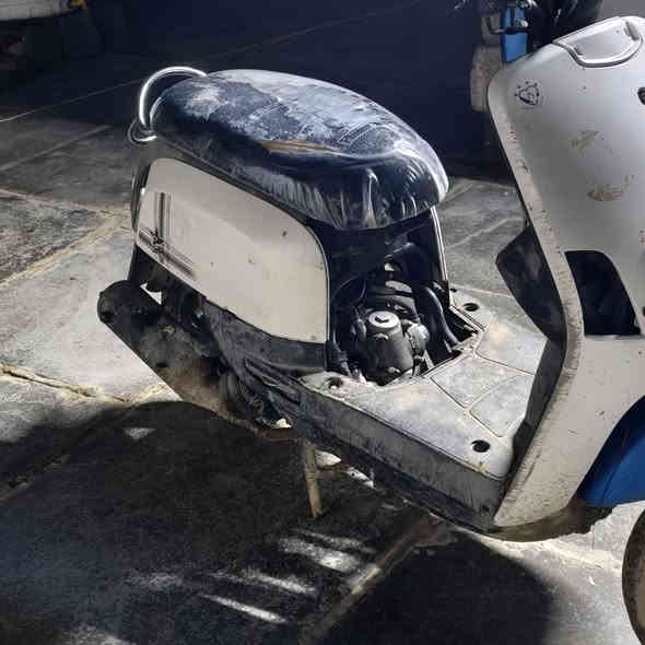 سلام عليكم الدراجه للبيع بيهه نقص بس المازده والشاير الكدام لن دراجه خير من الله نكره سلف رايدهه 375وبيه مجال لشراي متواجد واتسار او تصال وشوفج ‏‪***********‬‏#العنوان بغداد النهروان مكلف بلنشر
