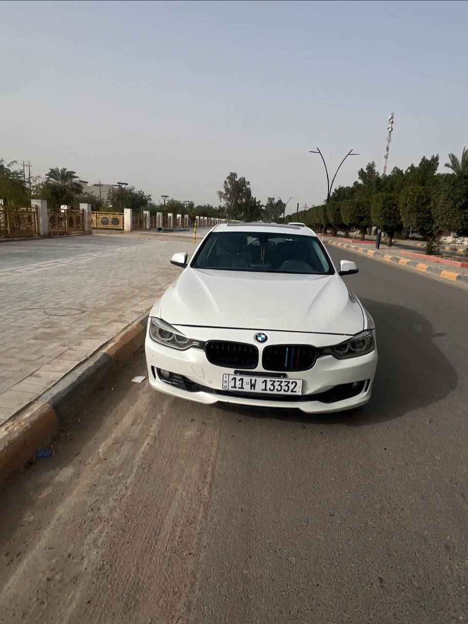 BMW F30 2014(328i)
محرك 2000 تيربو 
كير محرك مبدل وكاله جديد
دواخل شواصي كفاله
مصبوغه حزام السيارة وبيها ضربه خفيفه كلش  ب جاملغ الامامي 
 

سعرها (145)وبيها مجال بسيط كلش
مكان السيارة بغداد المحمودية
رقم الهاتف ***********
رقم الواتساب***********

