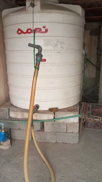 للبيع   مكينة ماء ارو ام المتر معه 3براميل  كل برميل 3000 التر   ‏‪077...