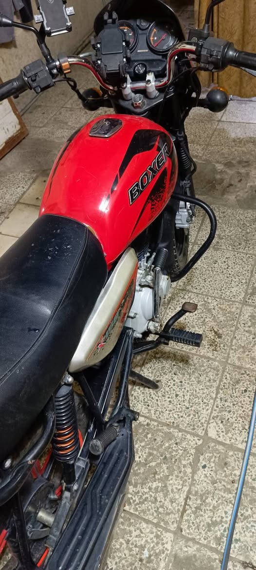 للبيع دراجه بوكسر 23 مرقمه رقم انگليزي
مكينه ما مفتوحه دراجه كامله من كلشي 
رقم صاحب الدراجه 
***********
