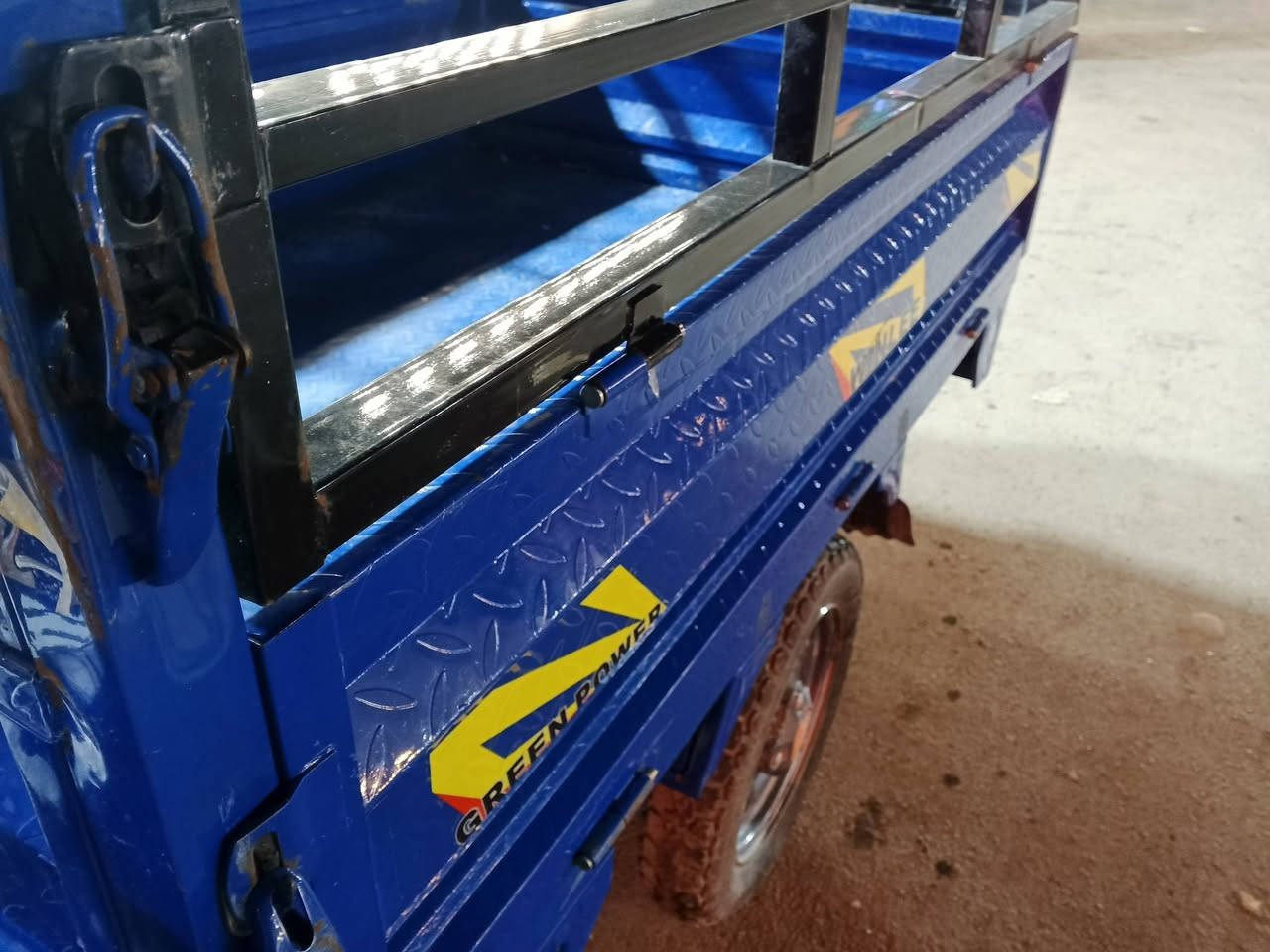 السلام عليكم ستوته للبيع موديل 25 حجم جبيره نوع ونلي سته بطاريات 6 كله شغاله جكر بليت جاهزه السعر ميلون أو ربع مكاني بغداد علاوي هذا رقمي ***********
